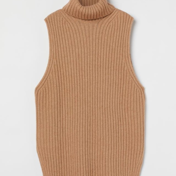 H&M Sleeveless vest - Picture 1 of 5
